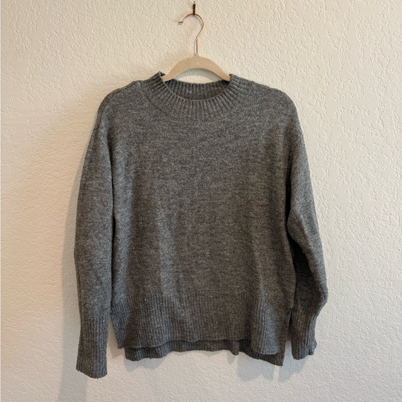 H&M Cozy Gray mock neck Knit Sweater - Picture 1 of 3